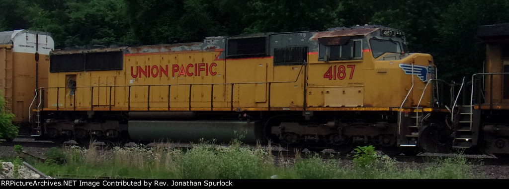 UP 4187, engineer's side view